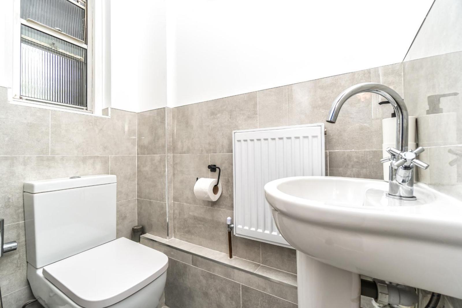 Cosy Guest House In Whitechapel 런던 외부 사진